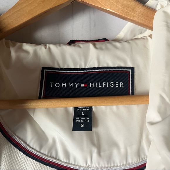 🎉HP🎉 Tommy Hilfiger White Women's Lightweight Weather Resistant Windbreaker - Picture 8 of 9
